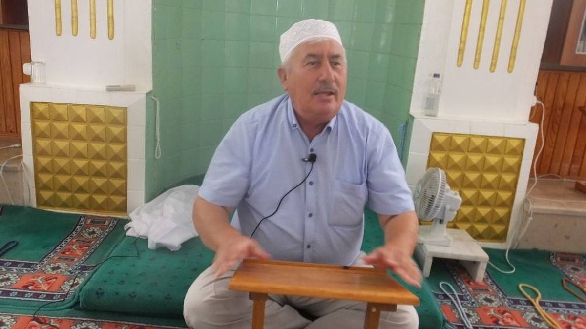 Emekli vaiz Daş: "Sandalyede namaz olmaz"