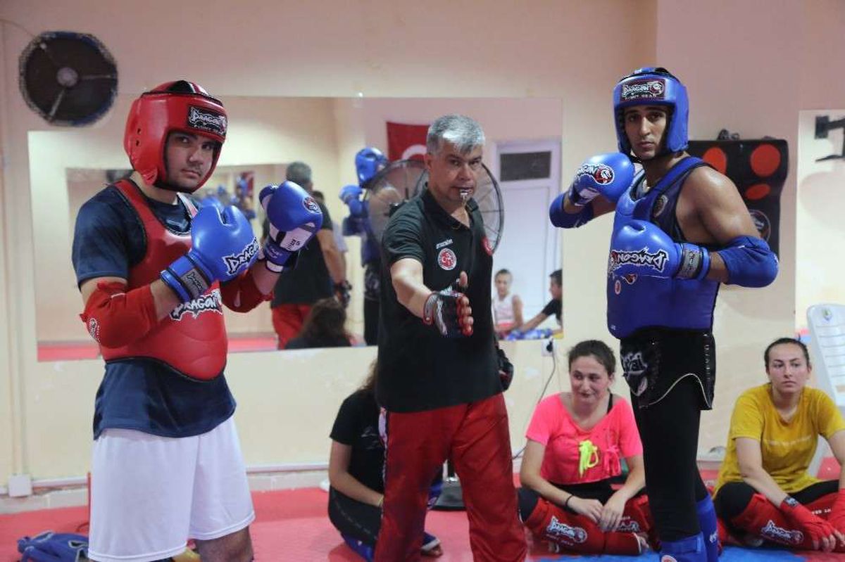 Erdemli Belediyesi\'nden Muay Thai eğitimi