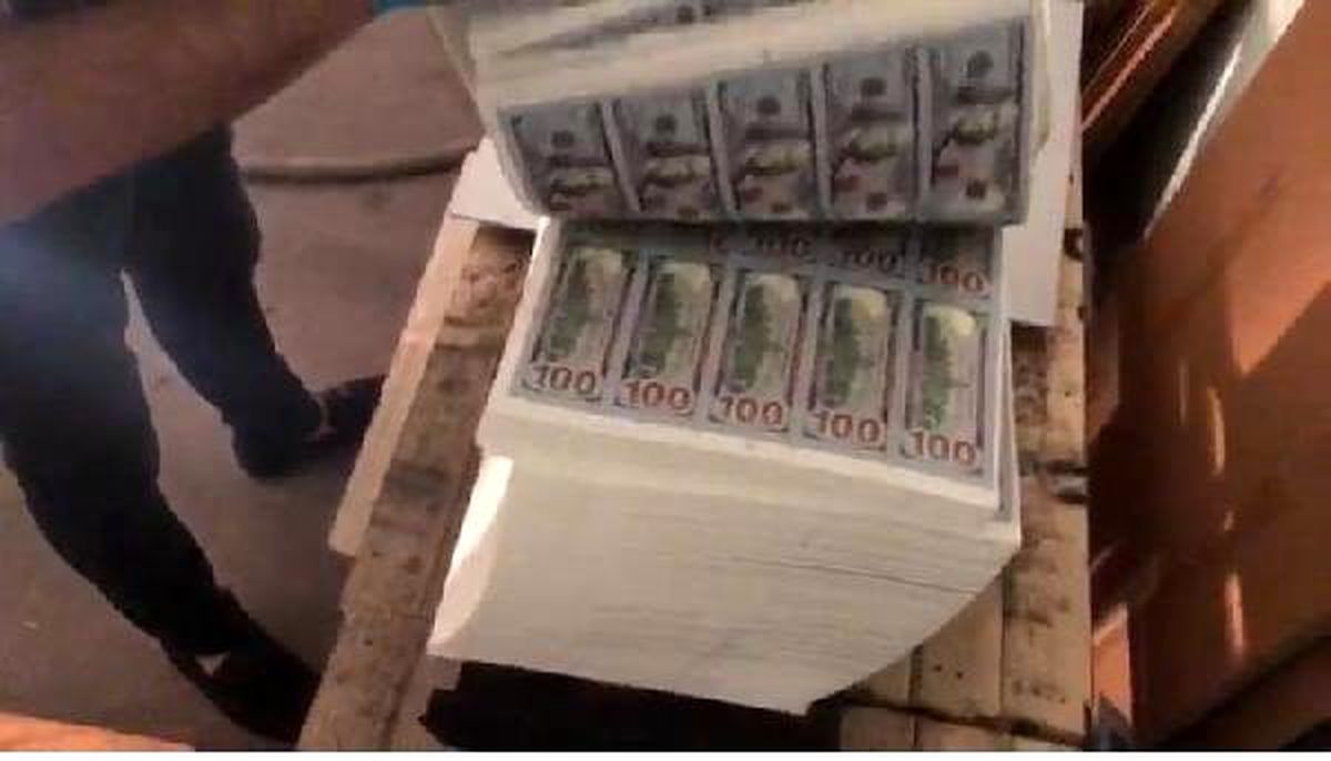Esenyurt\'ta 271 milyon 150 bin sahte Amerikan Doları ele geçirildi