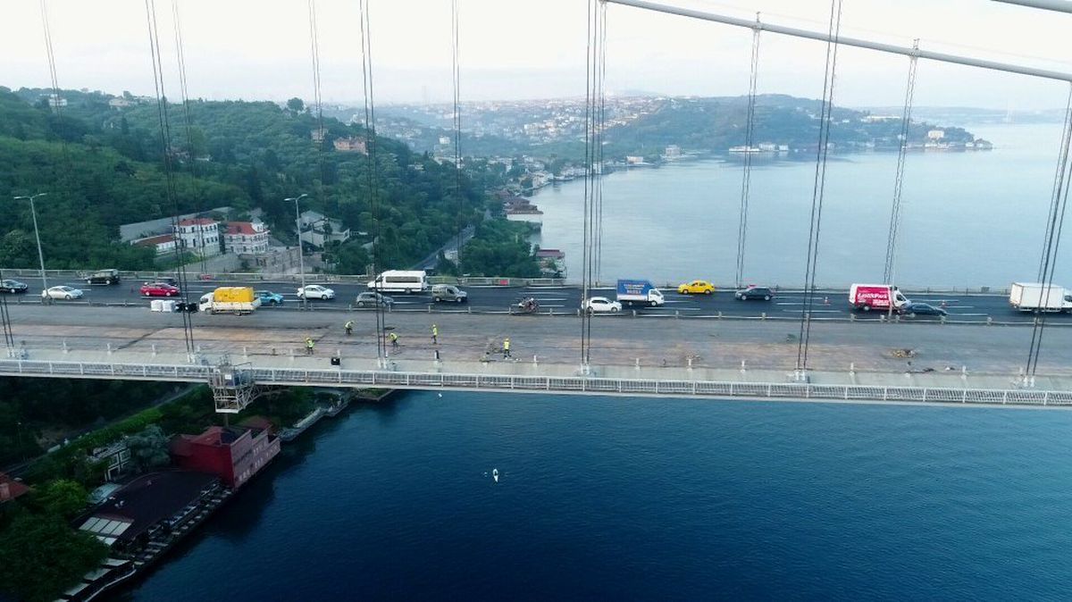 FSM Köprüsü\'ndeki asfalt çalışmasında son durum havadan görüntülendi