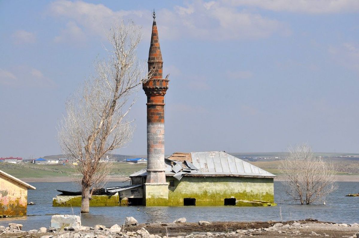Kars\'ta baraj gölü 5 metre çekildi