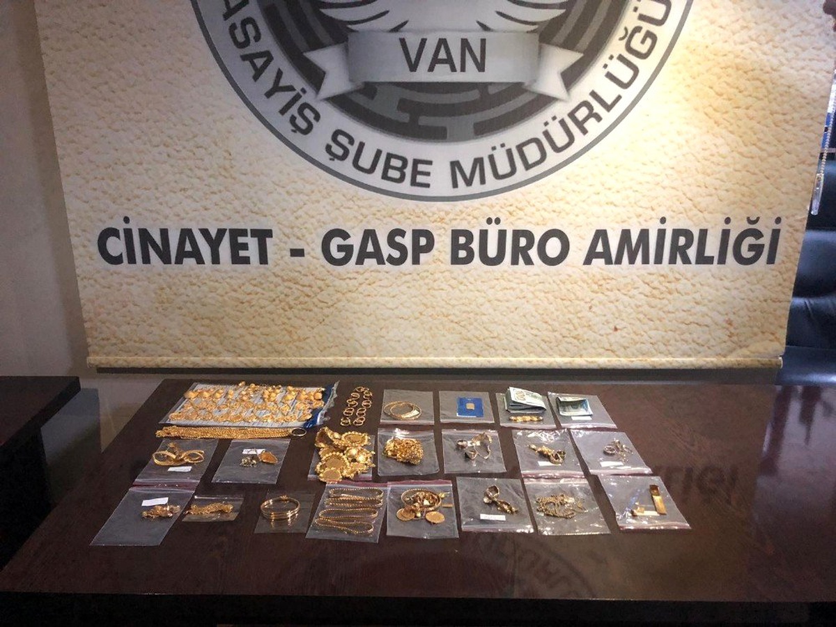 Kuyumcu kuryesinin altın dolu bavulu gasp edildi