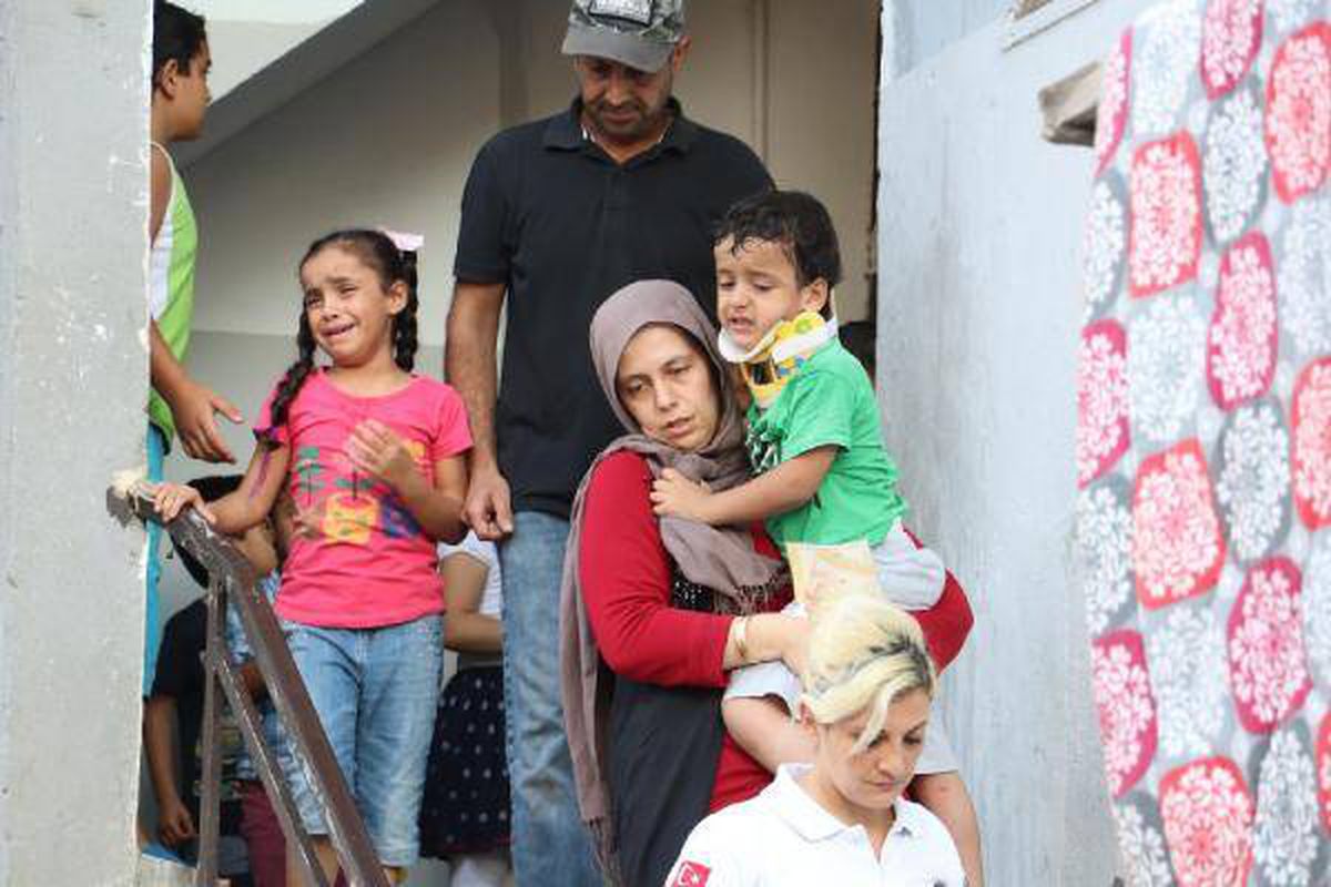 Pencereden düşen çocuk yaralandı