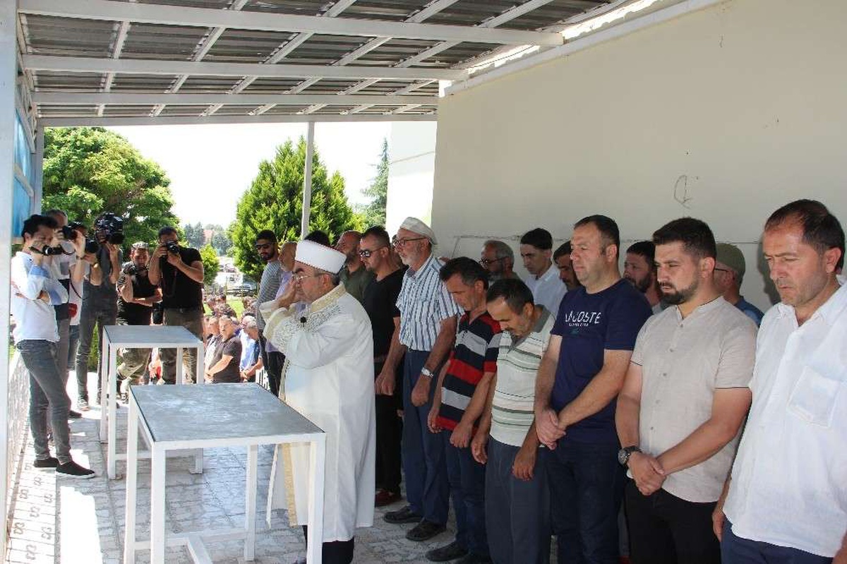 Selden 4 gün sonra bulunan Cengiz Töngel toprağa verildi