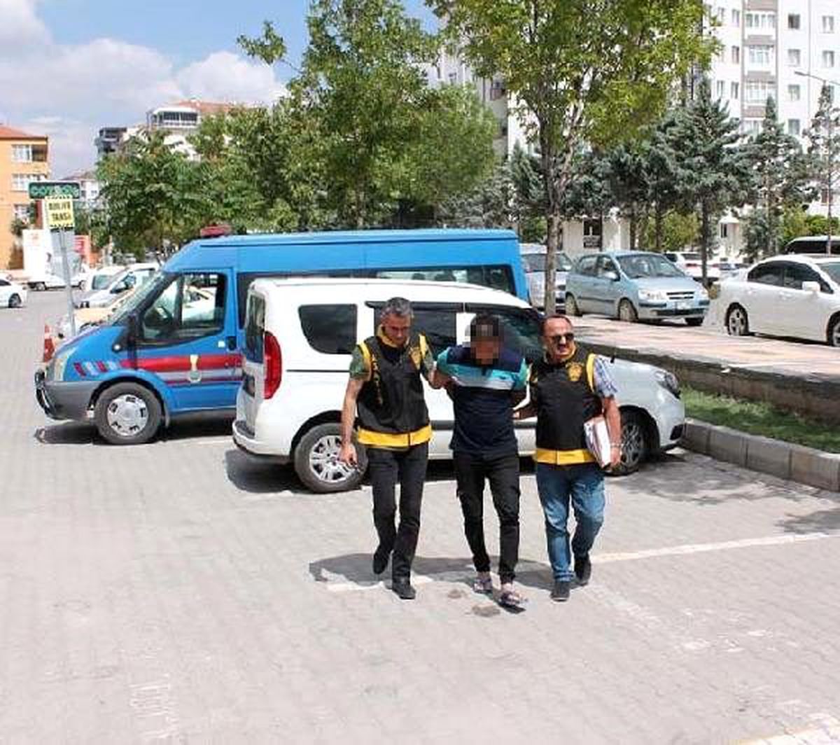 Sevgilisini 10 yerinden bıçaklayarak ağır yaraladı