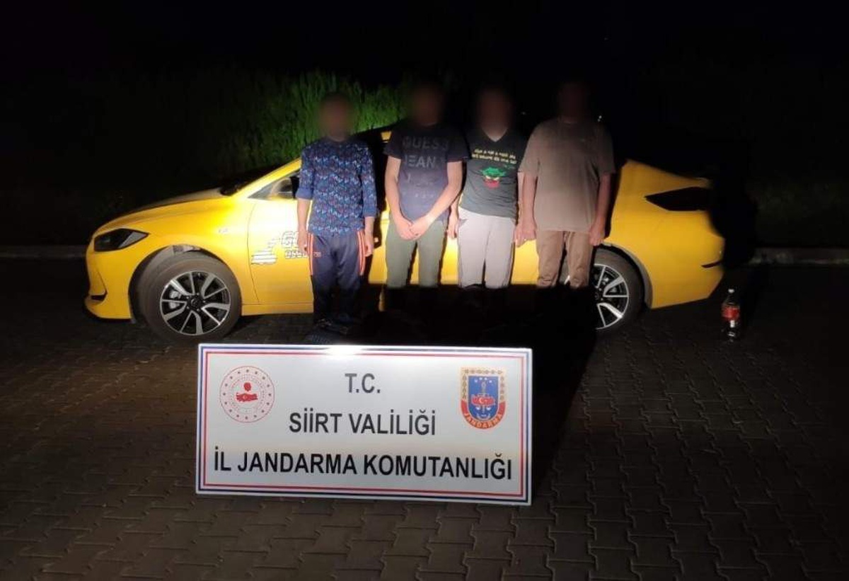 Siirt\'te Afganistan uyruklu 4 düzensiz göçmen yakalandı