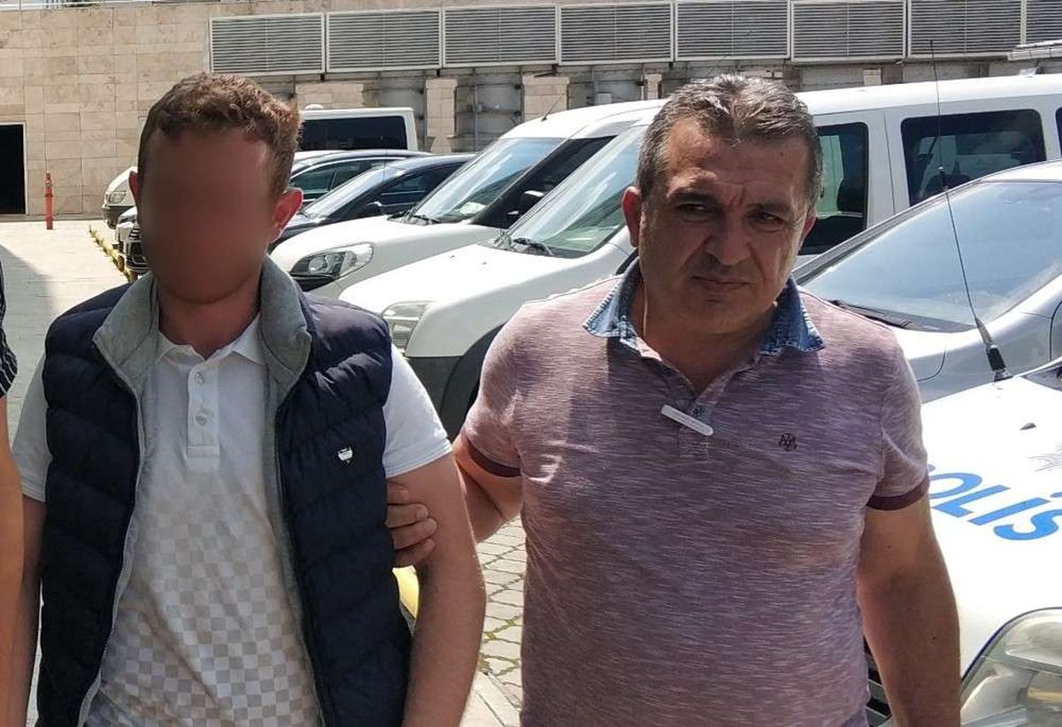 Silahla oynarken kazara arkadaşını vurdu