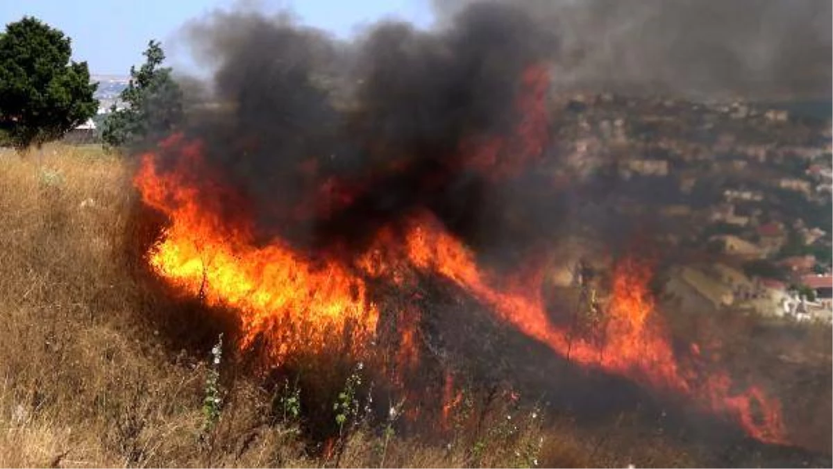 Silivri\'de ot yangını güçlükle kontrol altına alındı