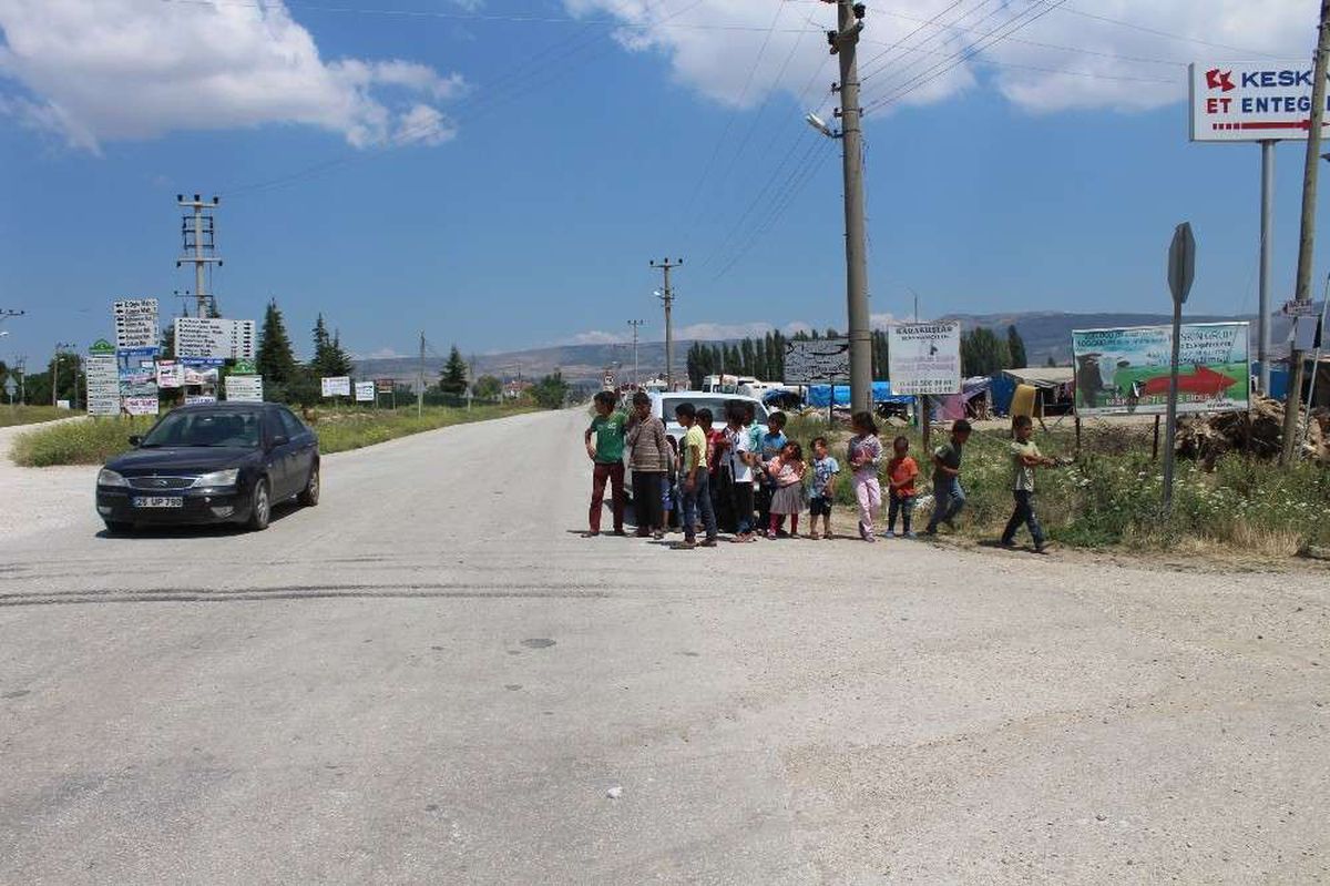 Tarım işçileri çocukları için endişe duyuyor