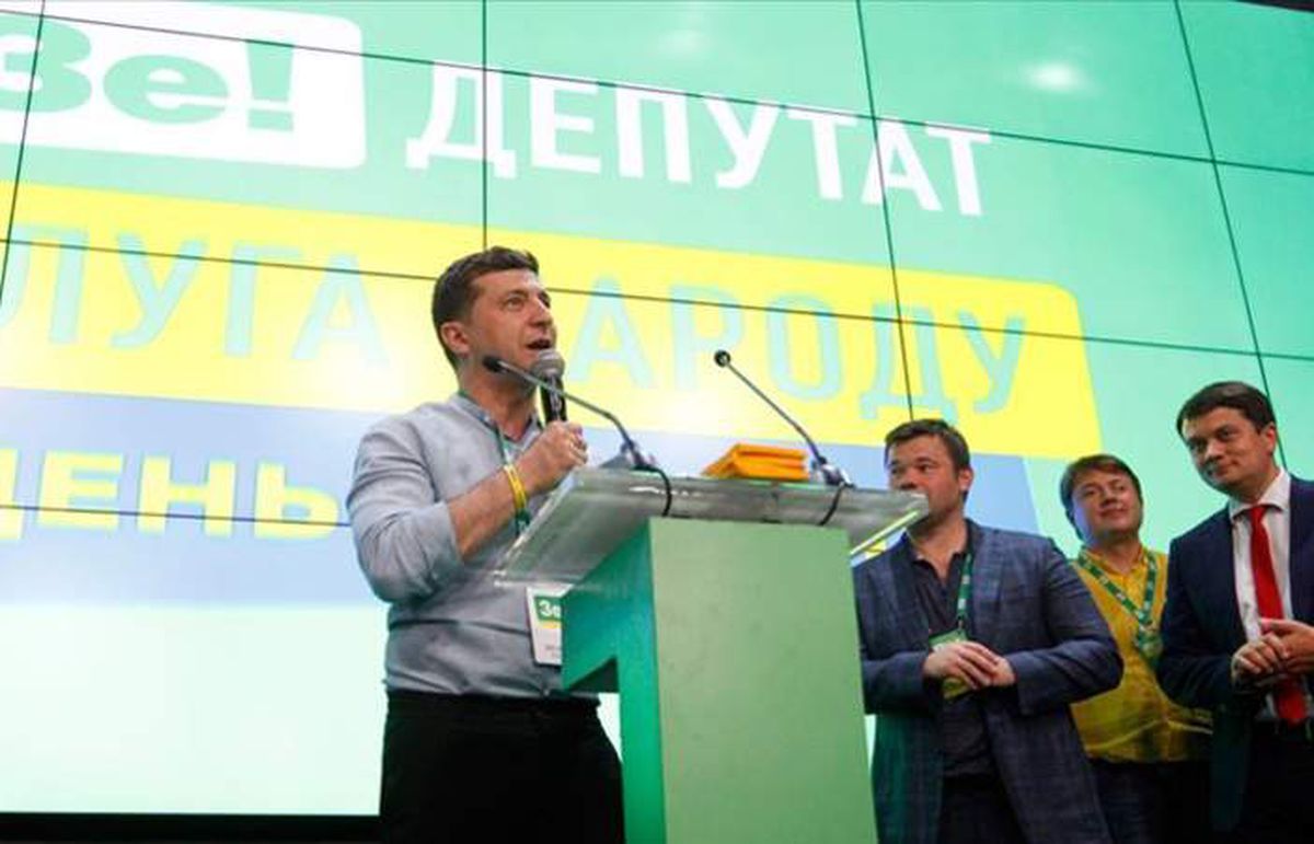 Ukrayna\'daki seçimde Zelenskiy\'in partisi önde