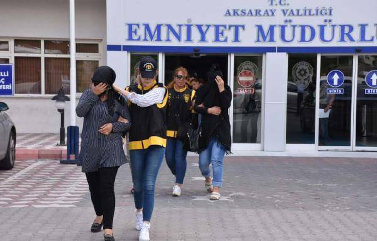 Aksaray\'da fuhuş operasyonu: 27 gözaltı