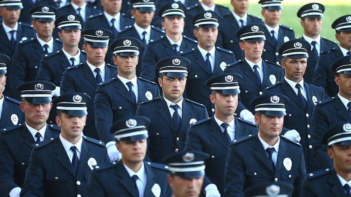 Amerikalı 50 profesörden ihraç edilen emniyet mensuplarına destek mektubu