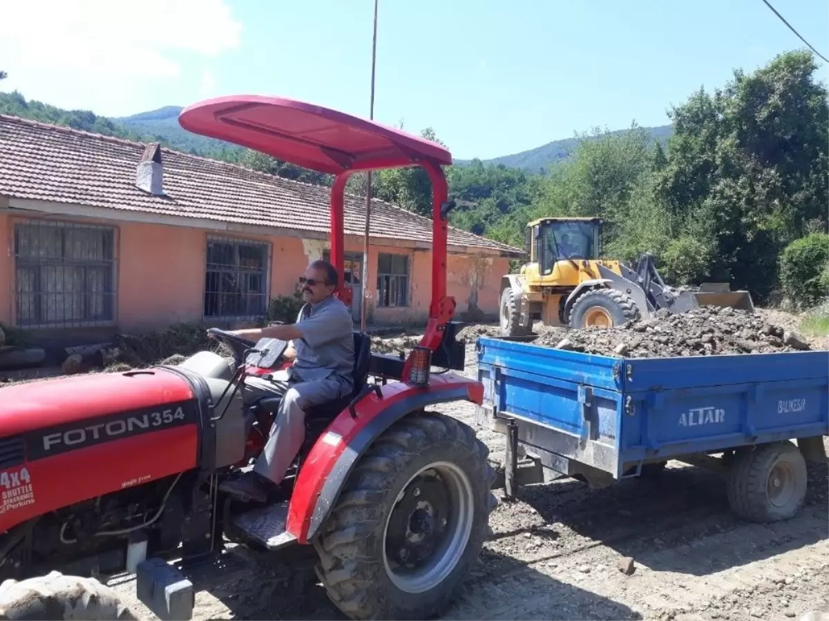 Atıl durumdaki köy okulunda çalışmalar aralıksız sürüyor