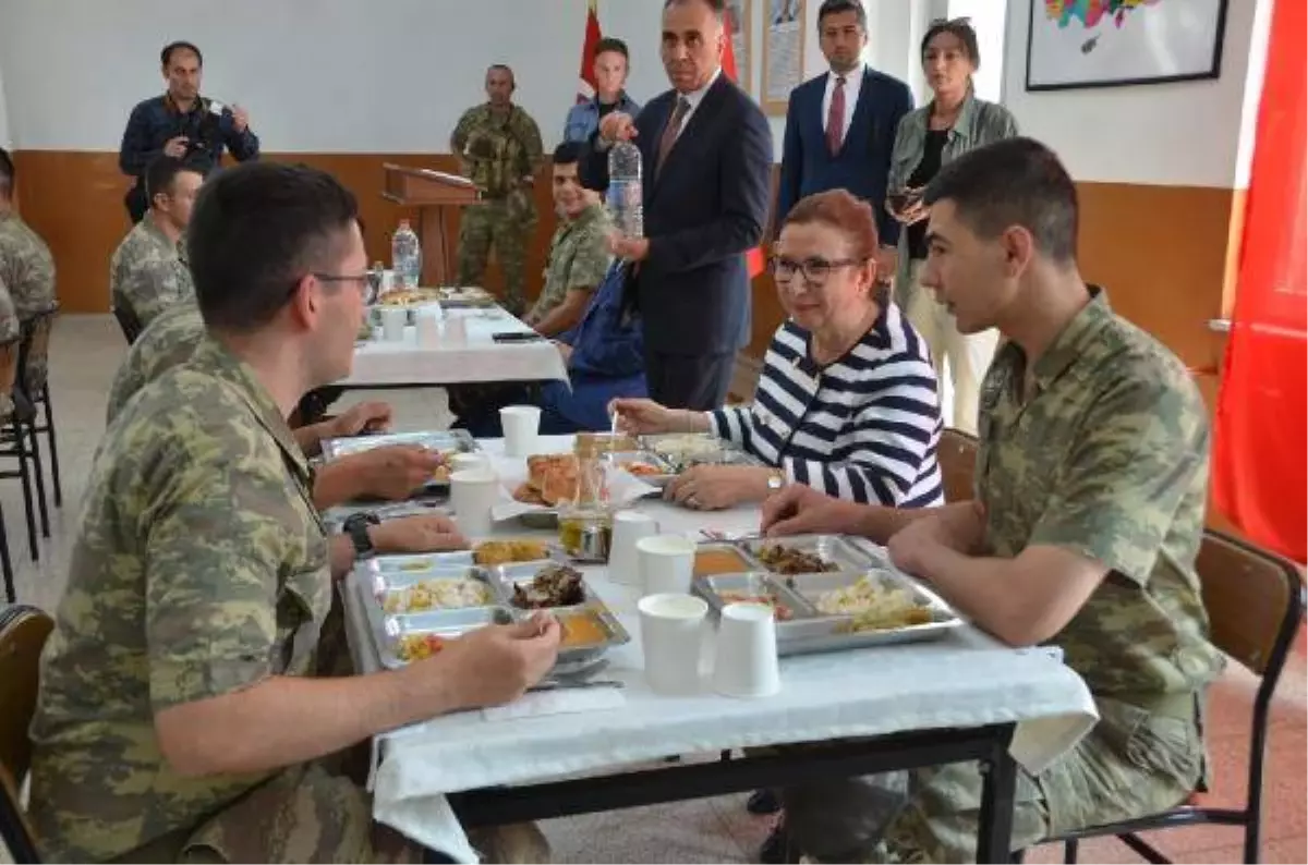 Bakanı Pekcan, Esendere Sınır Kapısı\'nda incelemede bulundu