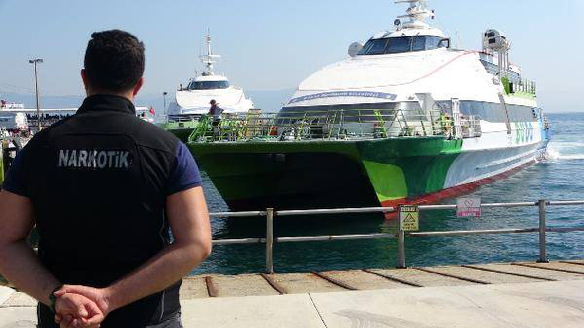 Bursa\'da, deniz otobüsü terminallerinden uyuşturucu uygulaması