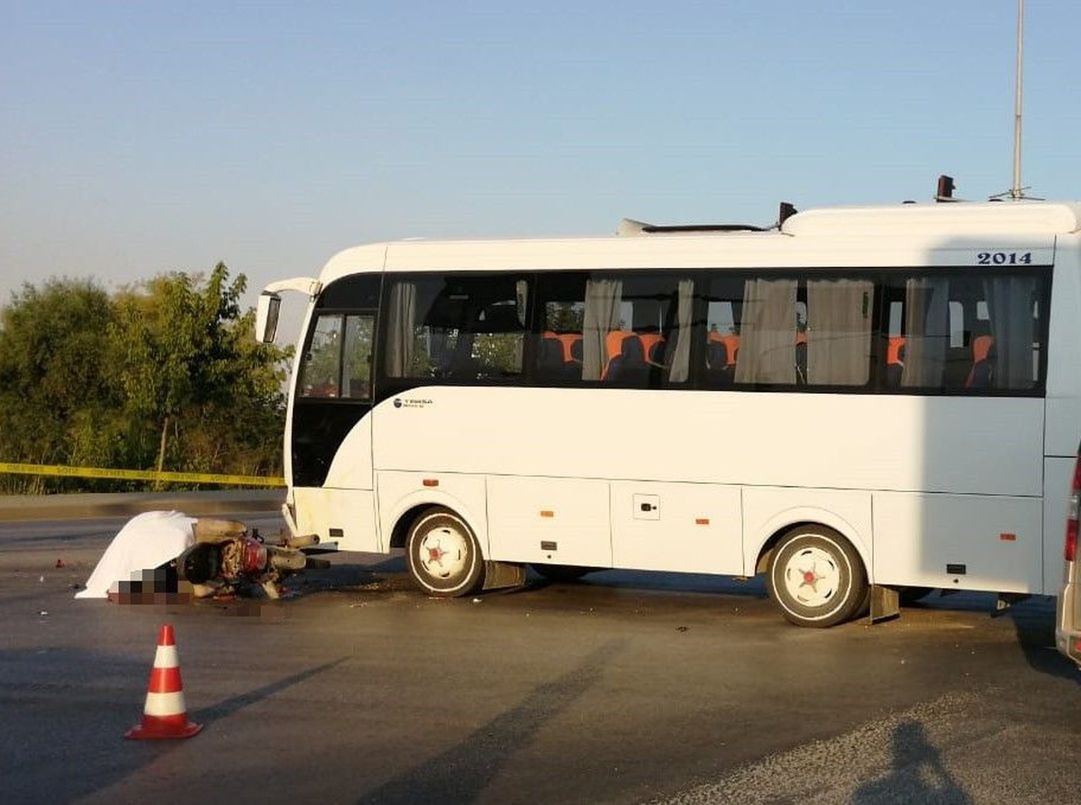 Çanakkale\'de otobüs ile motosiklet çarpıştı: 1 ölü