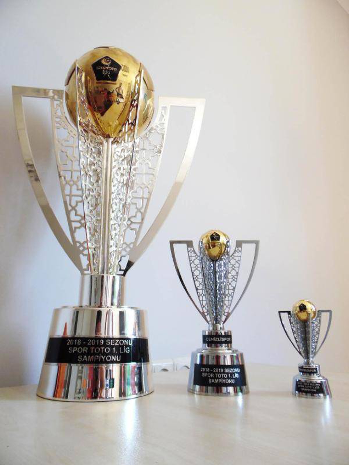 Denizlispor\'da minyatür kupalara büyük ilgi