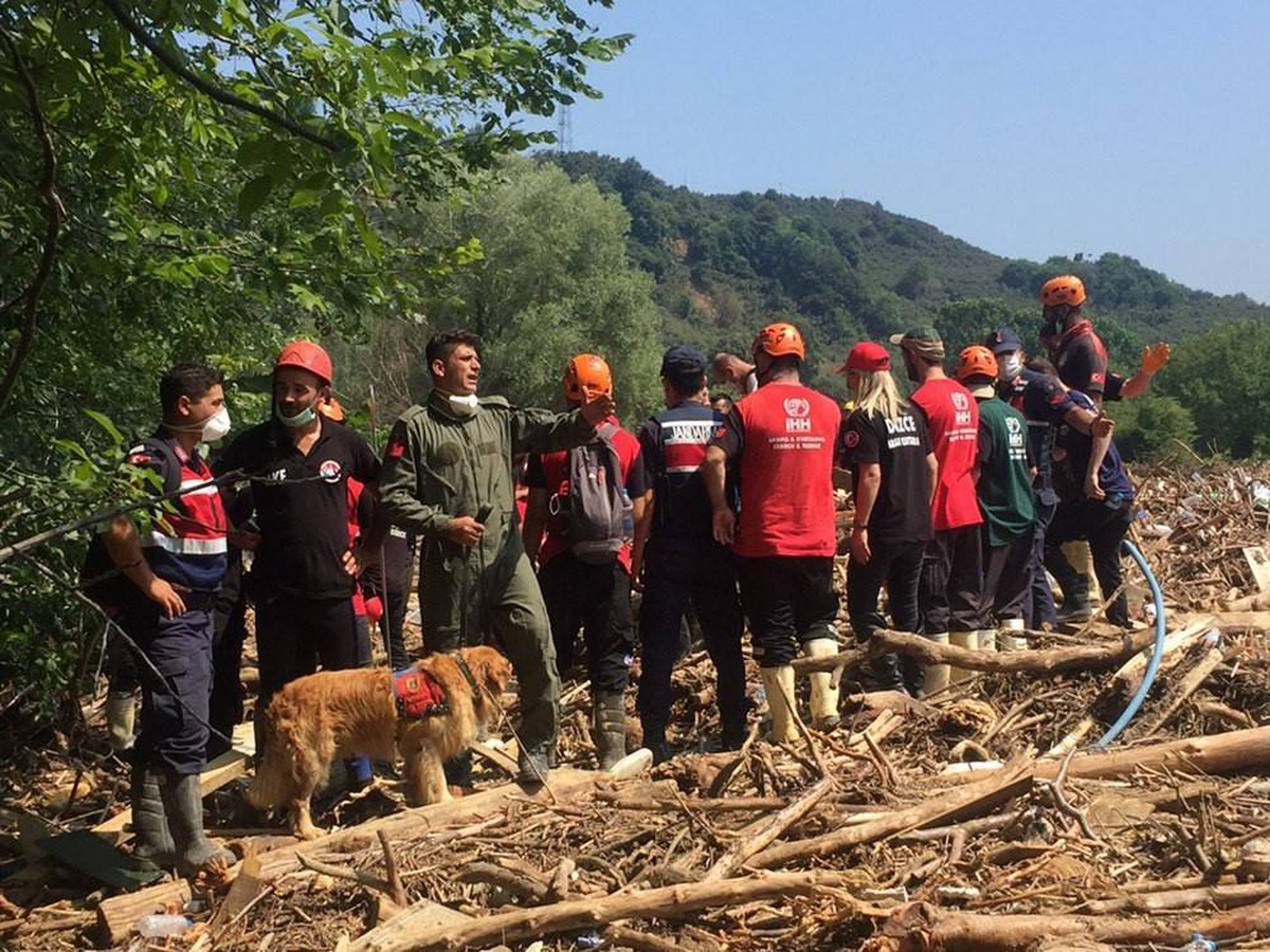 Düzce\'de dere yatağında 1 çocuk, 1 yetişkin kadın cesedi bulundu
