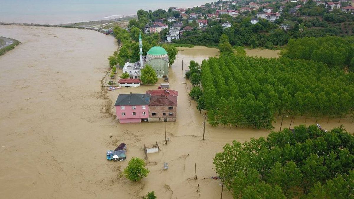 Düzce\'deki selin hasarı gün yüzüne çıktı