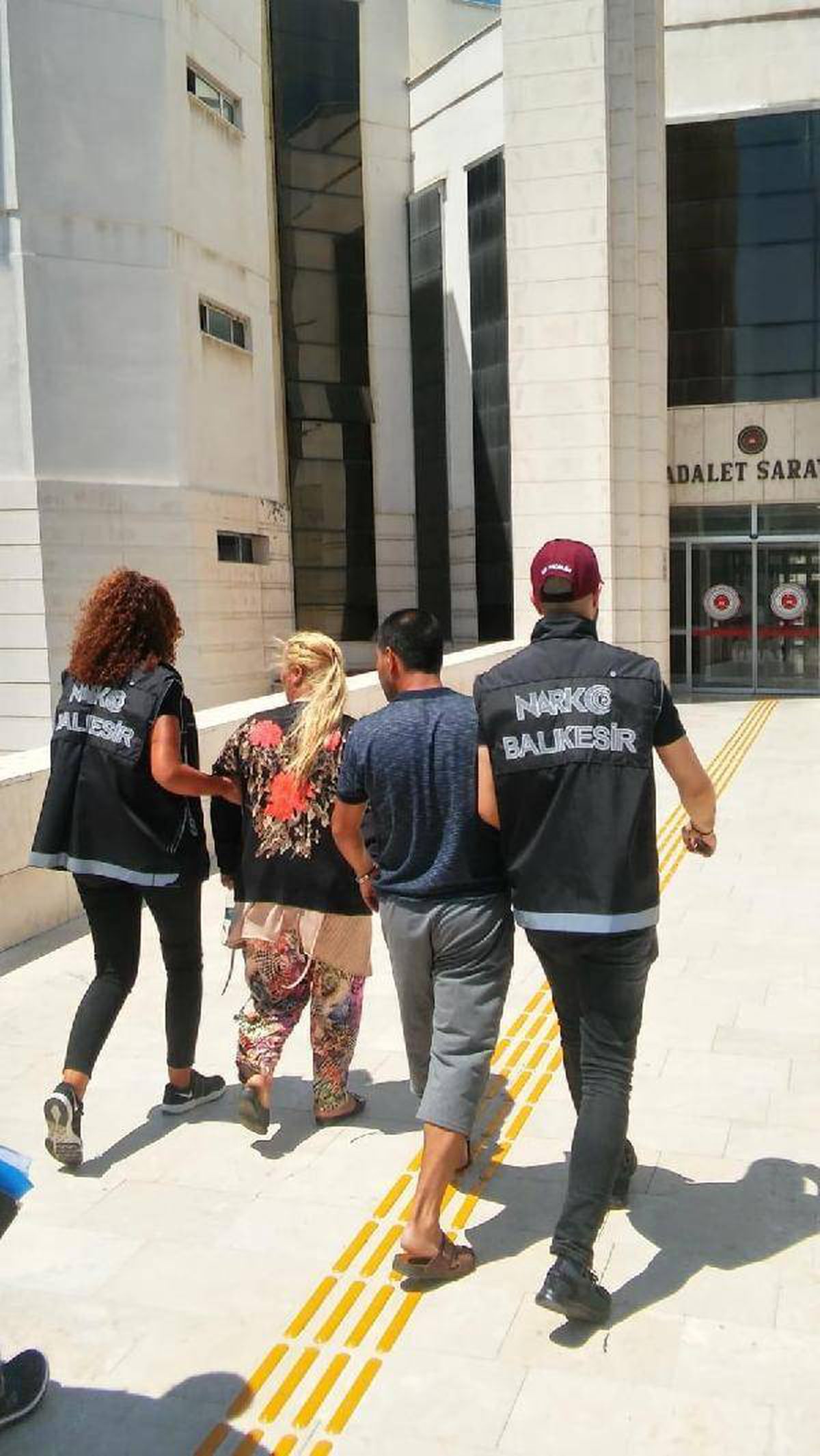 Edremit\'te uyuşturucu ticareti şüphelisi çift tutuklandı