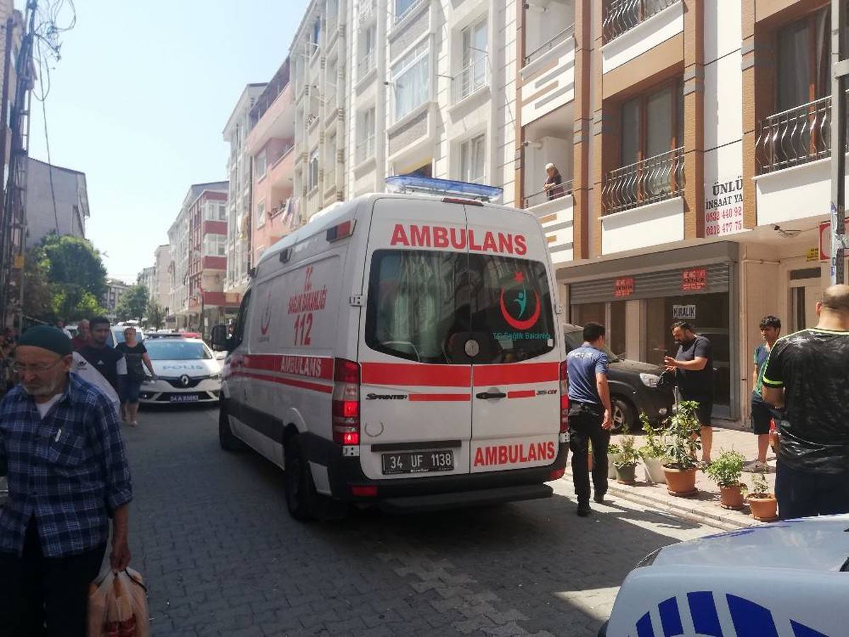 Esenyurt\'ta saplantılı aşık dehşeti: 2 yaralı