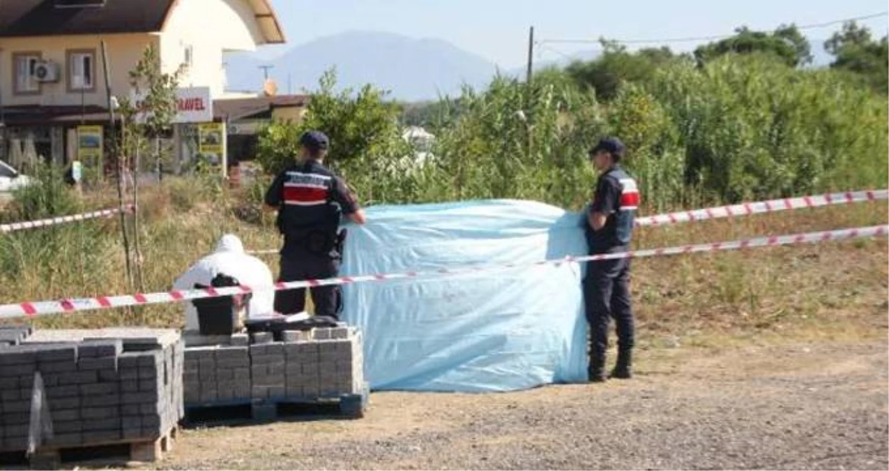 Gözü dönmüş cani, birlikte yaşadığı kadını 20 kez bıçaklayarak öldürdü