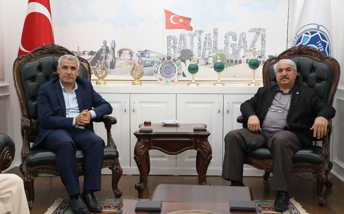 Güder, muhtarlarla bir araya geldi