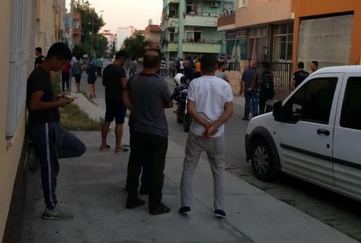 Komşu kavgasında bir kişi yaralandı