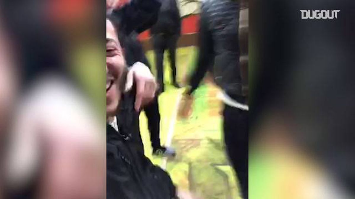 Luiz Gustavo Taraftarlarla Tanışıyor