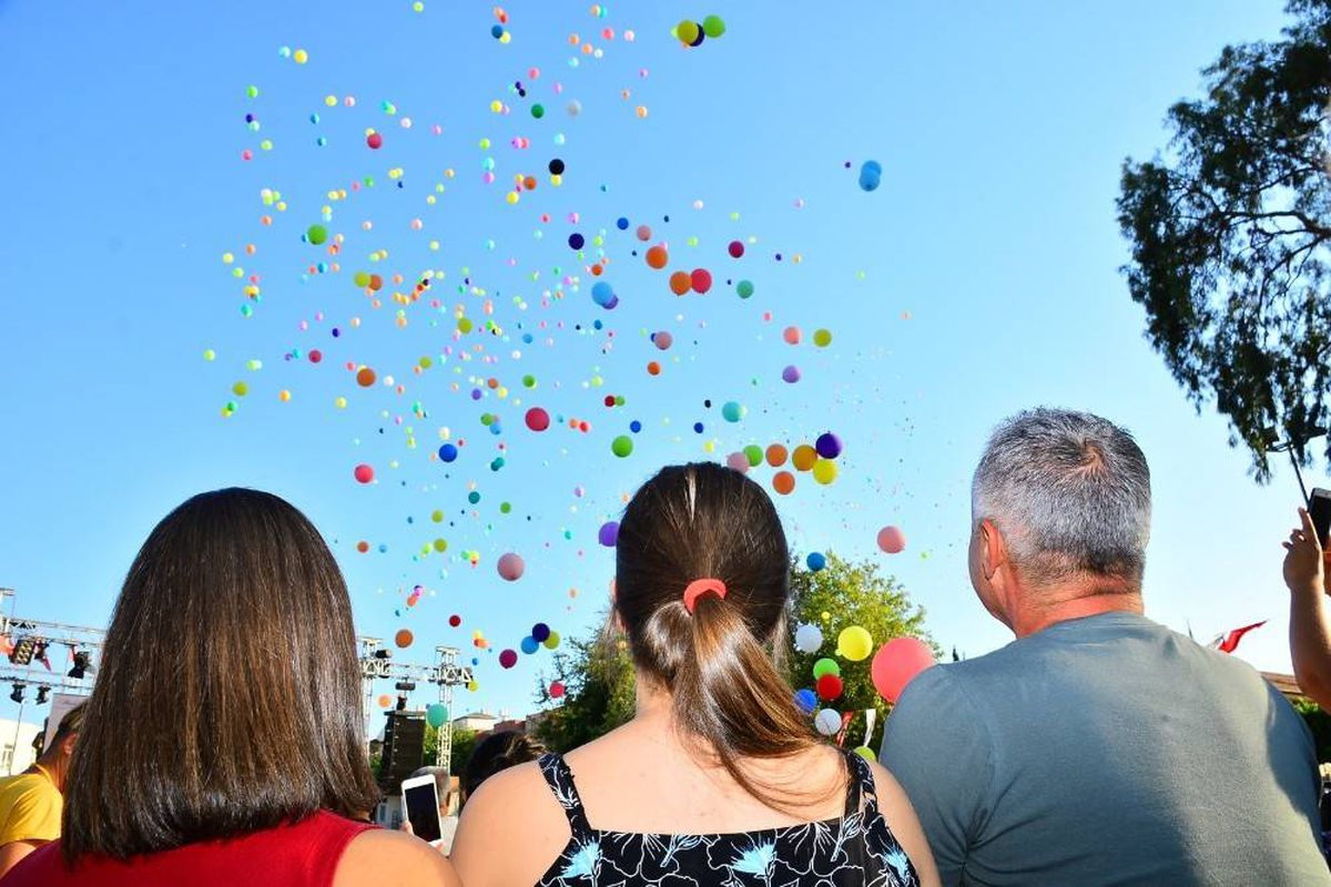 Manavgat\'ta sevgi dostluk ve barışa 5 bin balon