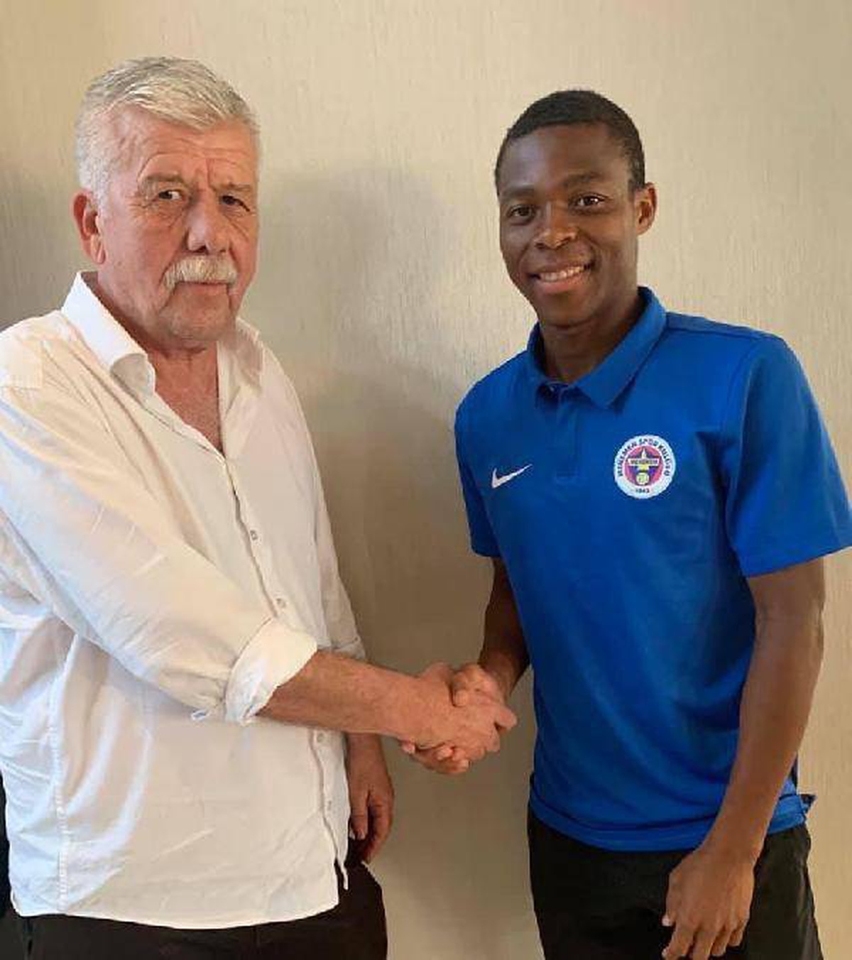 Menemenspor\'da Onoka imzaladı