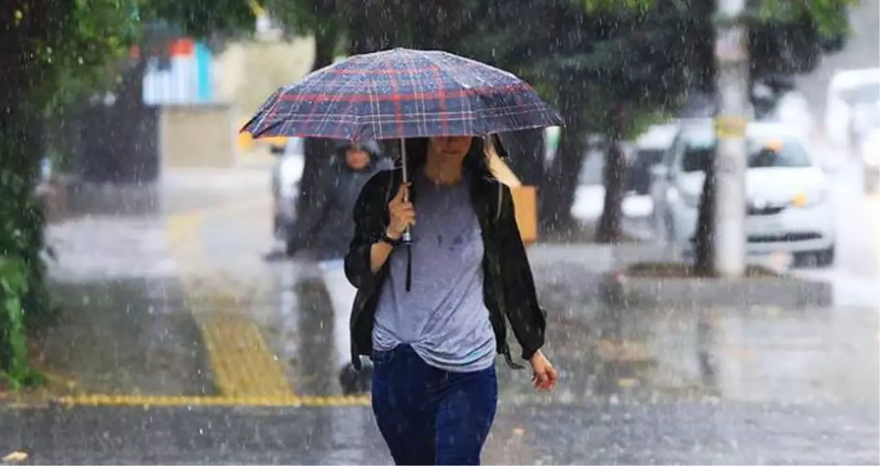 Meteoroloji saat verip İstanbul\'u uyardı: Sağanak yağış geliyor