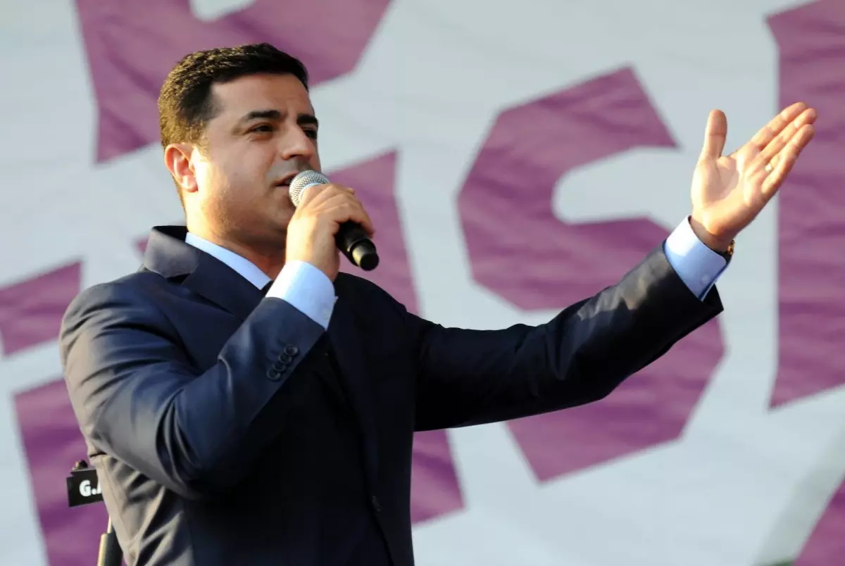 Selahattin Demirtaş\'tan dikkat çeken sözler: Hapiste \'yattığımız\' yalan yani