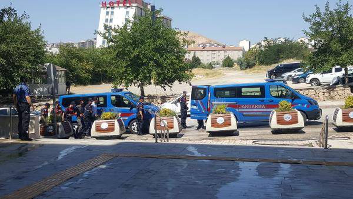 Silah kaçakçılarına operasyon: 4 gözaltı