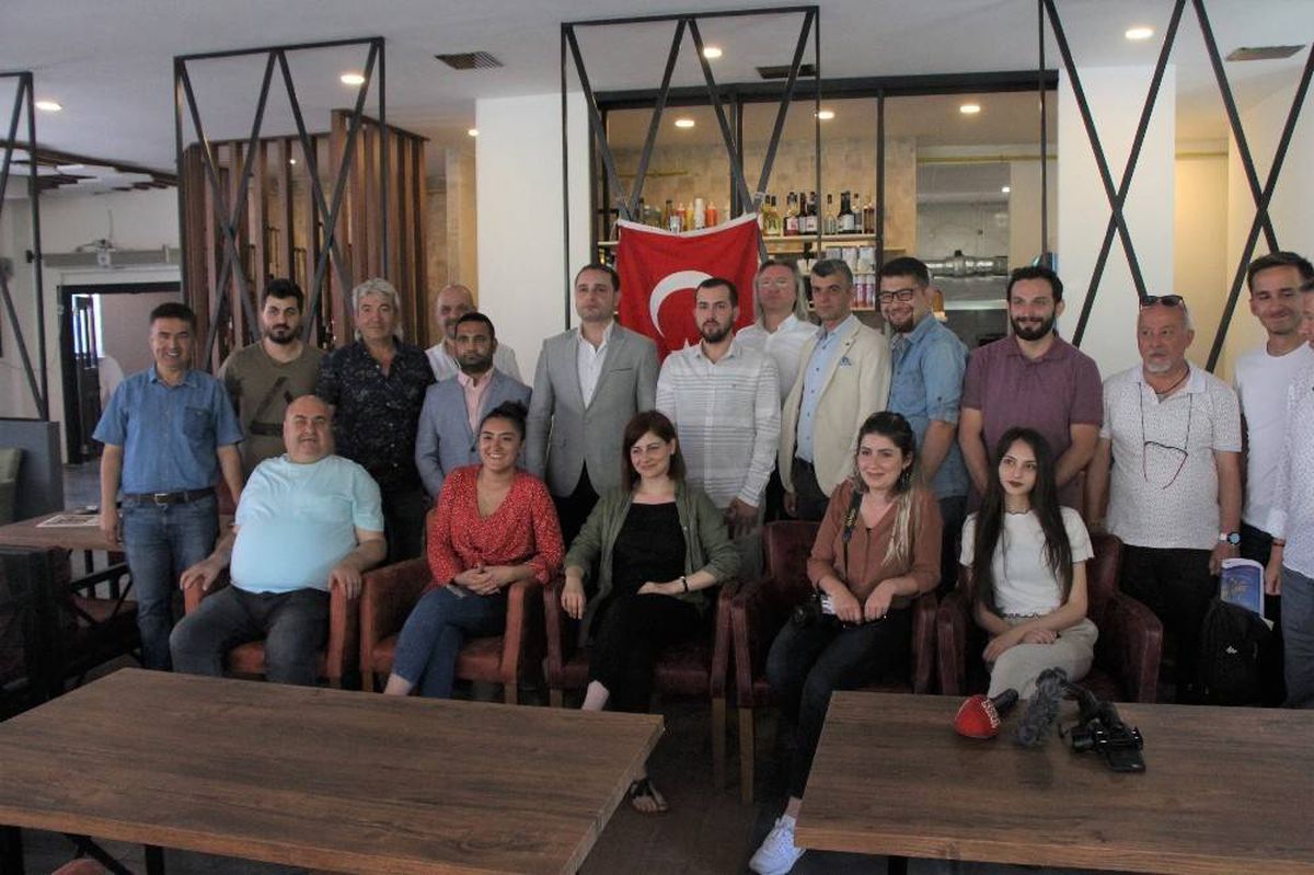 Ülkü Ocakları\'ndan tanışma toplantısı
