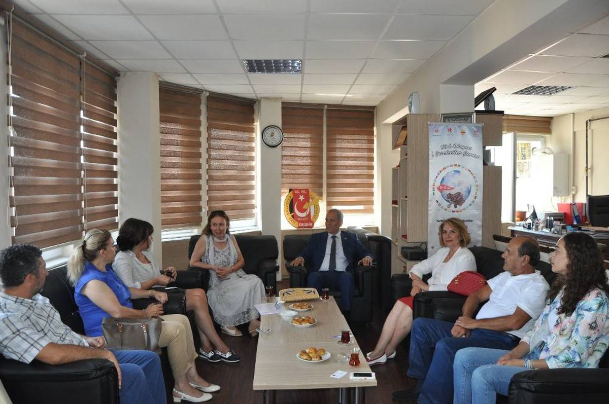Üniversiteli kadınlardan yerel basına destek