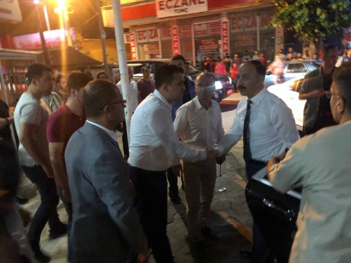 Vali yaralıları hastanede ziyaret etti