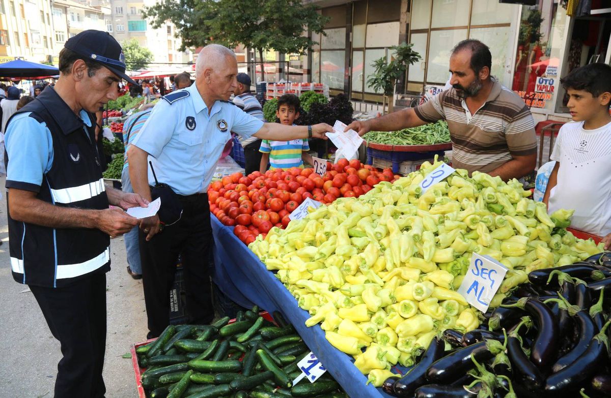 Zabıta ekipleri denetimlerini sürdürüyor 