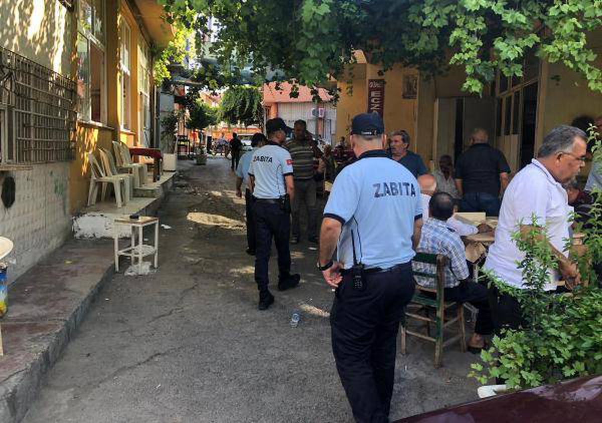 Zabıtalara hakarete gözaltı