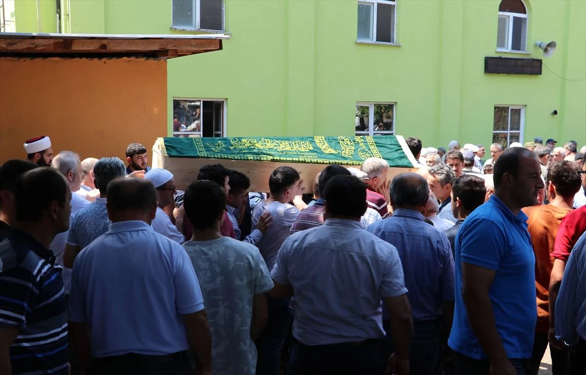 Zonguldak\'ta ayı saldırısına uğrayan kişi defnedildi