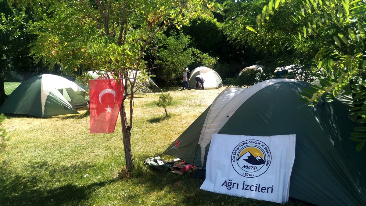 Ağrı\'lı İzcilerden "Güzel Ahlak İzci Kampı"