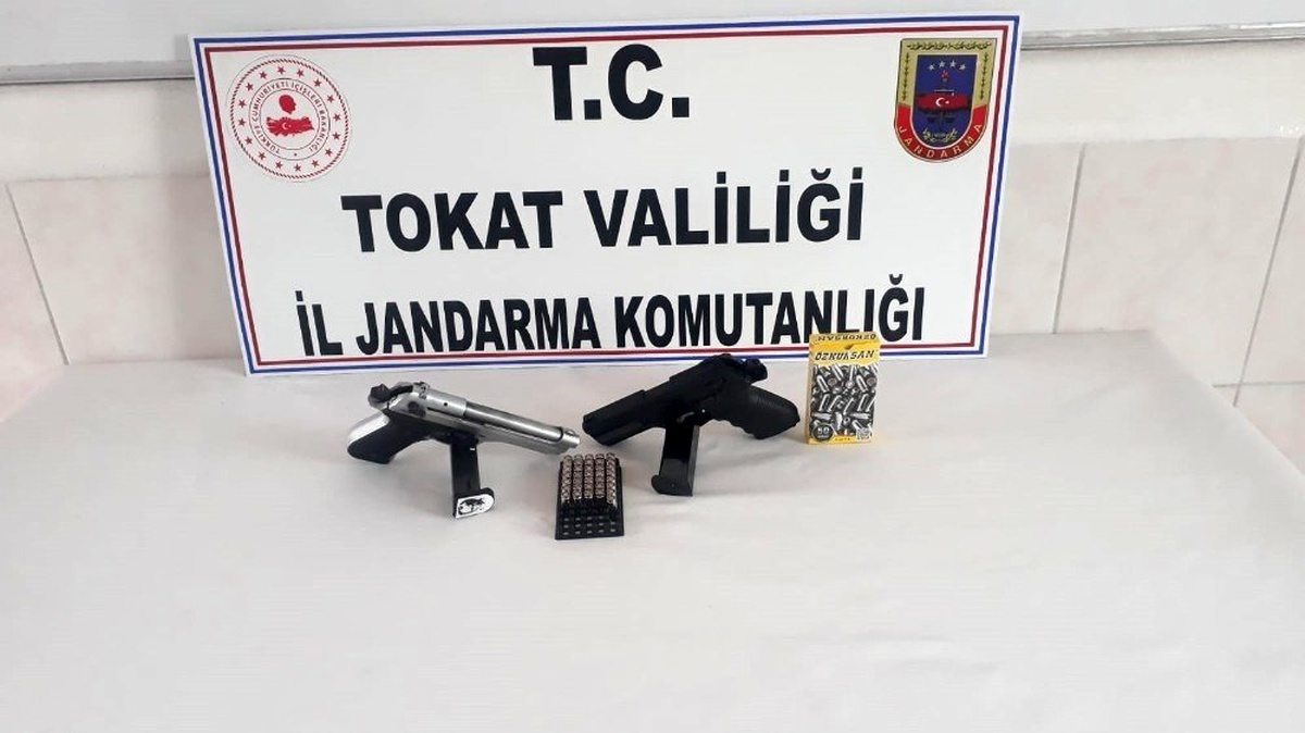 Araçtan ateş açtılar, jandarmaya yakalandılar