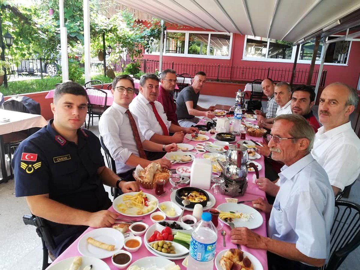 Arıkan, gazeteciler ile kahvaltıda buluştu
