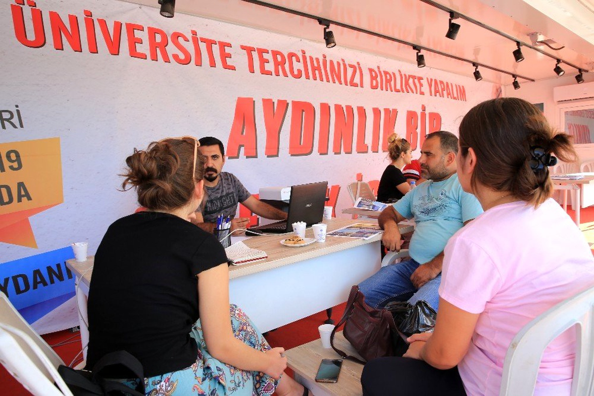Aydın Büyükşehir gençlere rehber oluyor