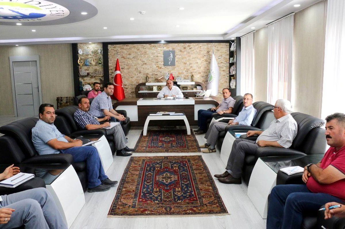 Başkan Öztürk birim müdürleriyle değerlendirme toplantısı yaptı