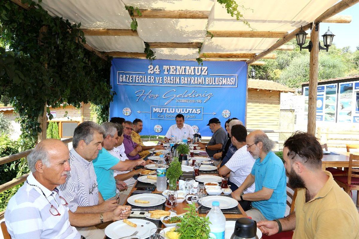 Başkan Ulutaş, basın mensuplarıyla buluştu