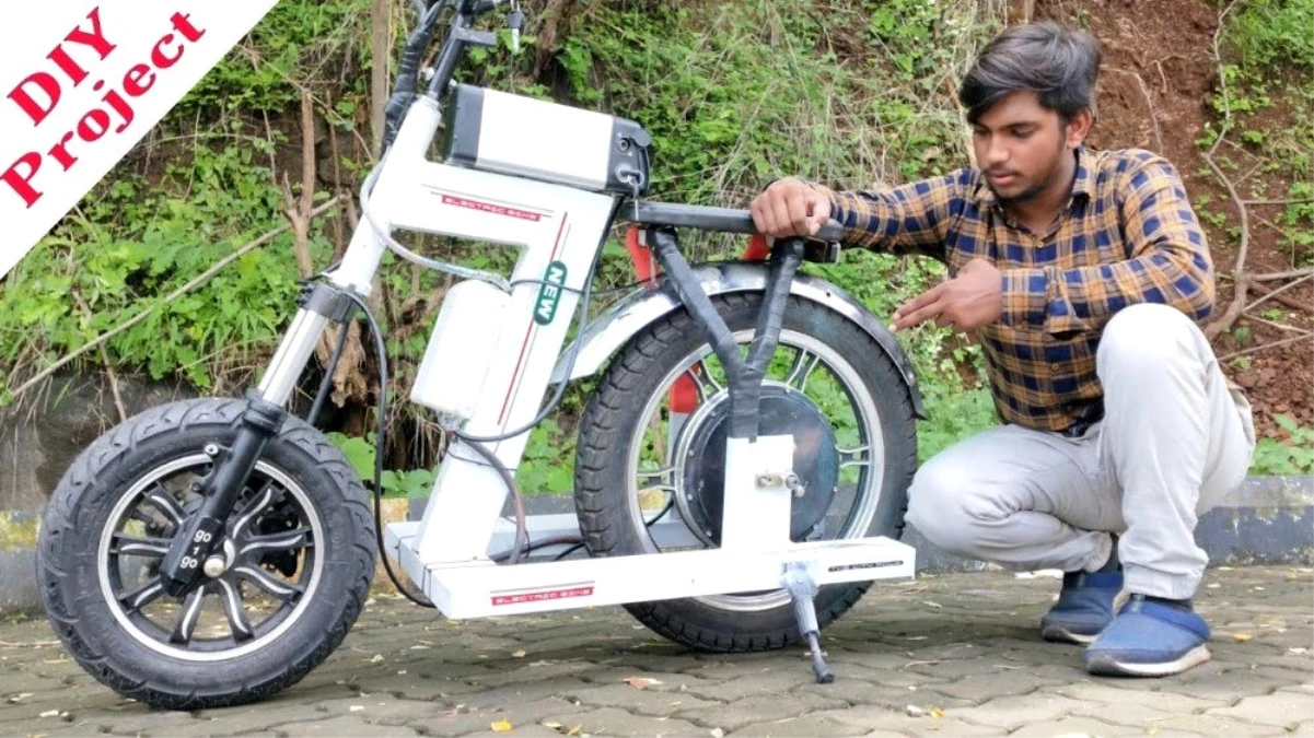 Bombaylı genç, elektrikli bisikletini kendi yaptı