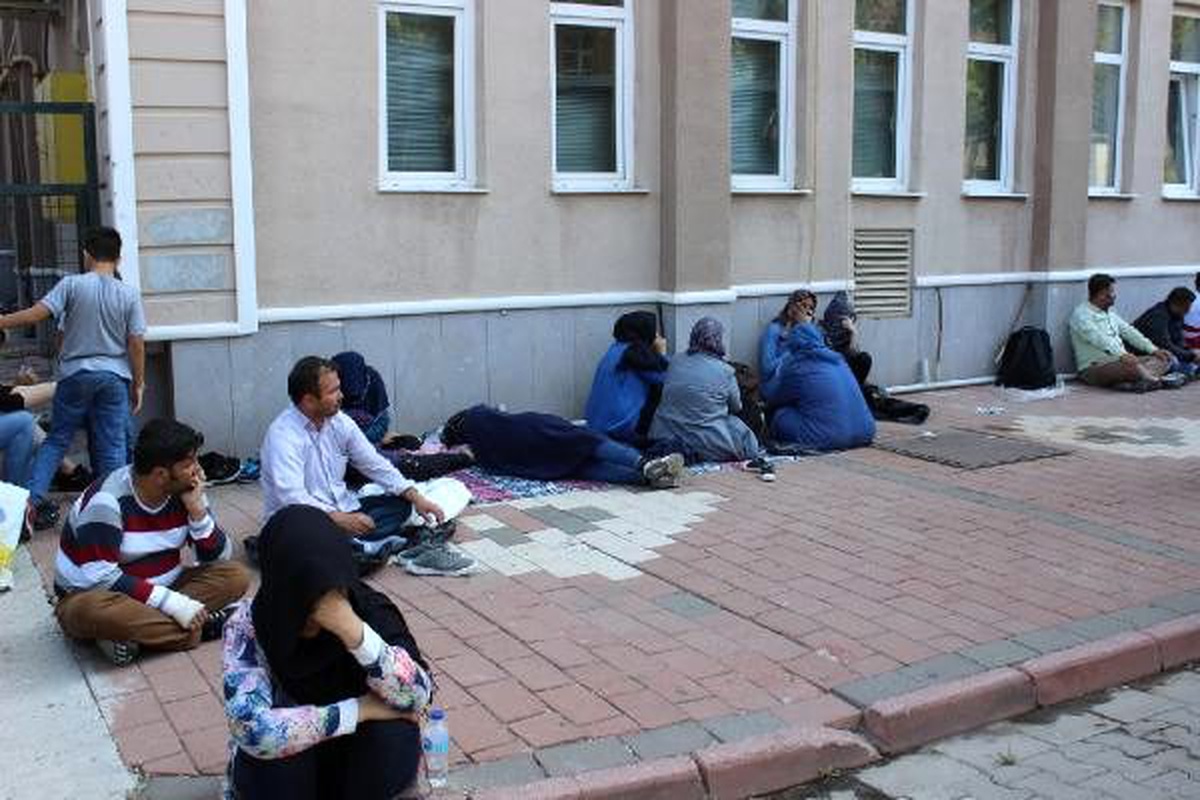 Çanakkale\'de 50 kaçak ile 3 organizatör yakalandı