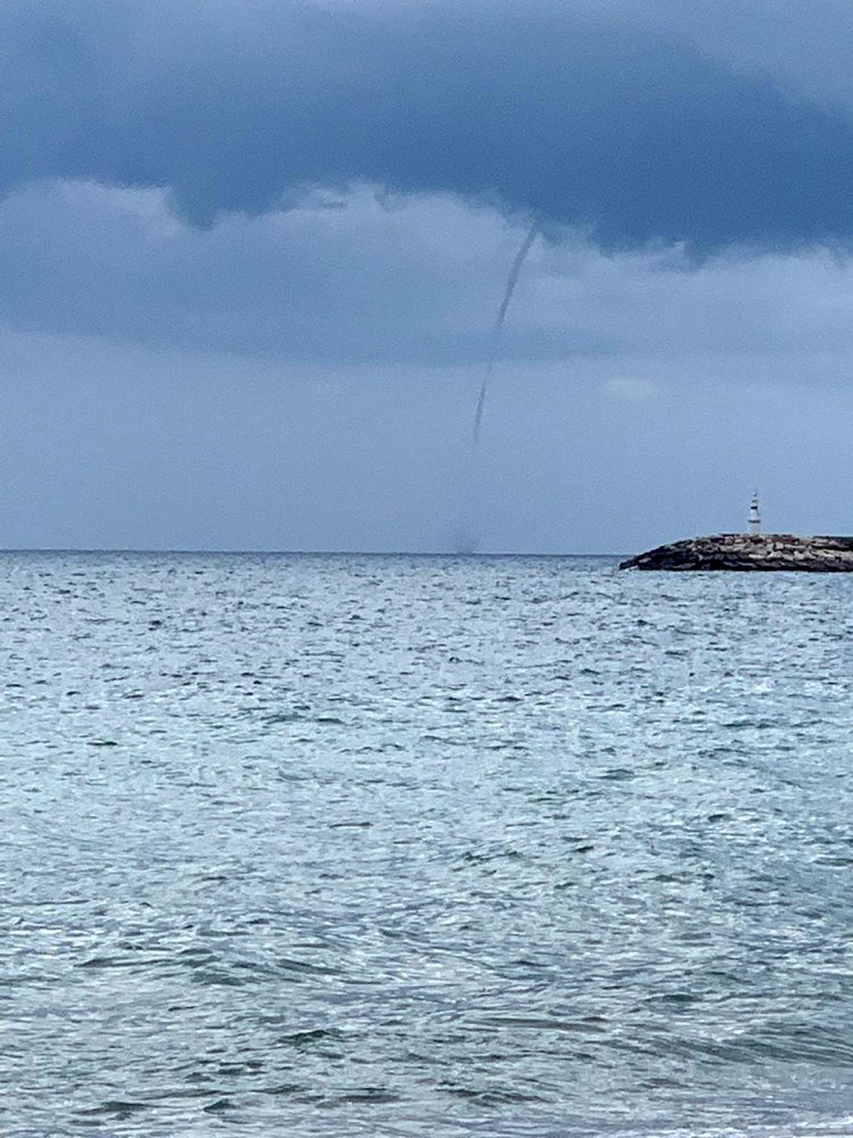 Cide sahilde hortum meydana geldi