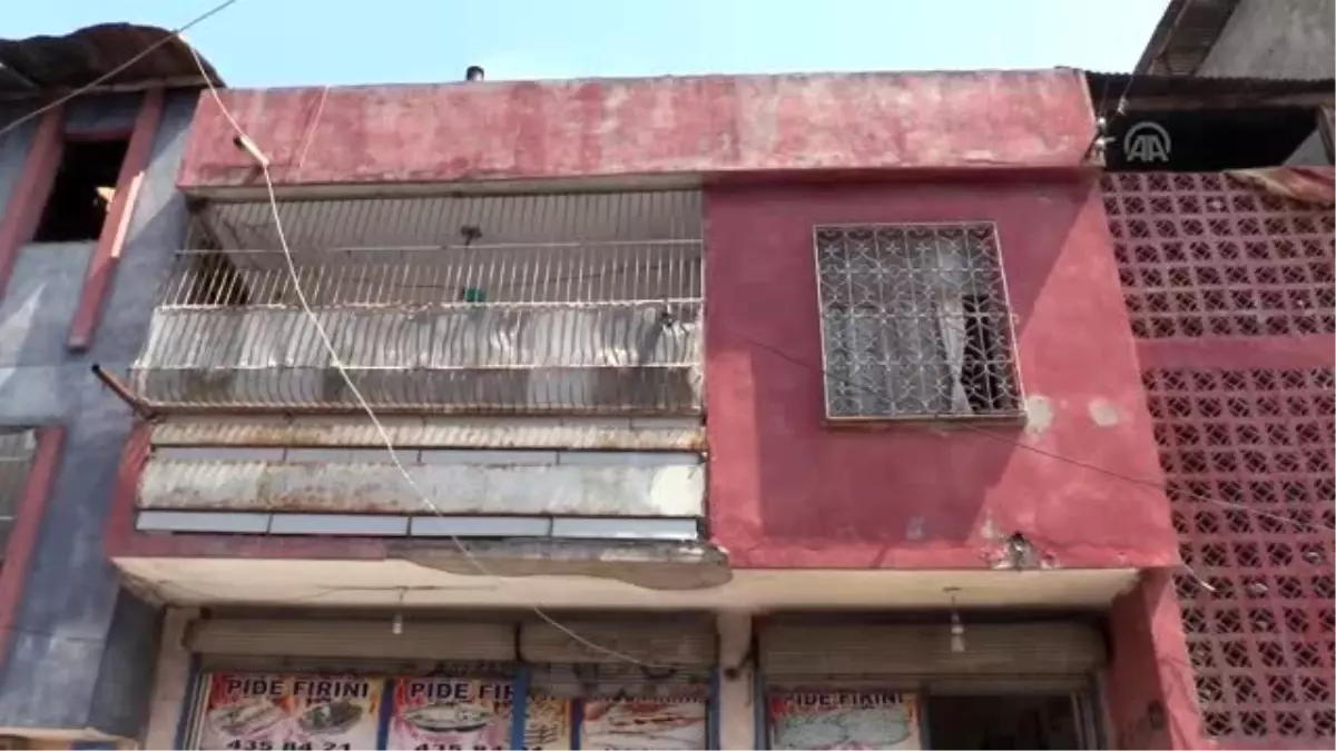 Çocuklarını evde yalnız bırakıp gezmeye gittiği iddiası